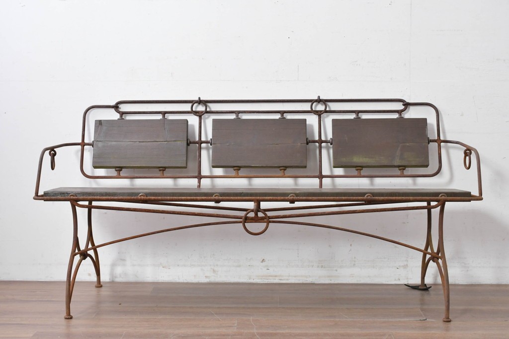 【簡易リペア限定品】ヨーロッパヴィンテージ　リング装飾が目を惹くアイアンベンチ　(R-087264)