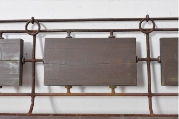 【簡易リペア限定品】ヨーロッパヴィンテージ　リング装飾が目を惹くアイアンベンチ　(R-087264)