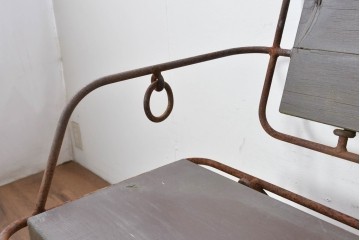 【簡易リペア限定品】ヨーロッパヴィンテージ　リング装飾が目を惹くアイアンベンチ　(R-087264)