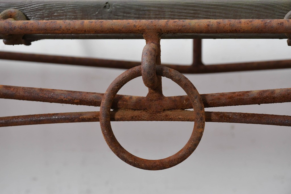 【簡易リペア限定品】ヨーロッパヴィンテージ　リング装飾が目を惹くアイアンベンチ　(R-087264)