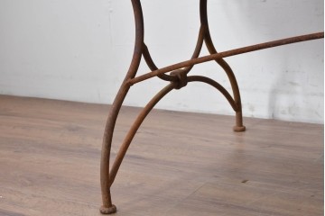 【簡易リペア限定品】ヨーロッパヴィンテージ　リング装飾が目を惹くアイアンベンチ　(R-087264)