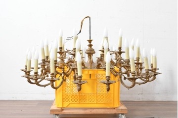 ヴィンテージ　YAMAGIWA(ヤマギワ)取り扱い　クラシックなキャンドルスタイル　圧巻の36灯シャンデリア　当時定価約200万円　(R-087265)