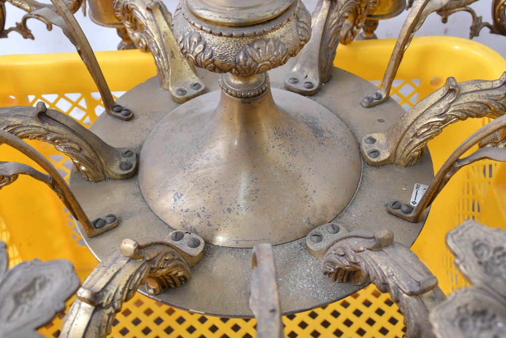 ヴィンテージ　YAMAGIWA(ヤマギワ)取り扱い　クラシックなキャンドルスタイル　圧巻の36灯シャンデリア　当時定価約200万円　(R-087265)