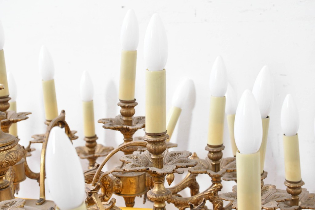 ヴィンテージ　YAMAGIWA(ヤマギワ)取り扱い　クラシックなキャンドルスタイル　圧巻の36灯シャンデリア　当時定価約200万円　(R-087265)