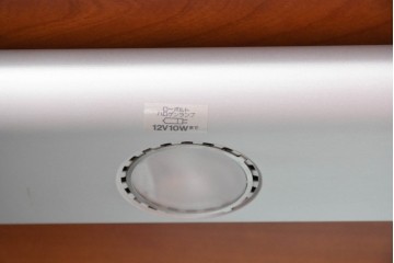 中古　美品　イタリア高級輸入家具　Poliform(ポリフォーム)　チェリー材　スライド式ガラス戸の照明付きハイキャビネット　定価約110万円　(R-087266)