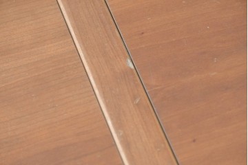 《引き出しユニットの組み立て費込み》　中古　美品　イタリア高級輸入家具　Poliform(ポリフォーム)　チェリー材の温かみのある色合いが映えるモダンデザインのサイドボード　定価約150万円　(R-087267)