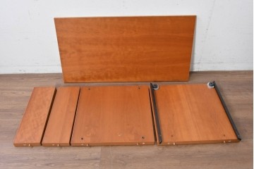 《引き出しユニットの組み立て費込み》　中古　美品　イタリア高級輸入家具　Poliform(ポリフォーム)　チェリー材の温かみのある色合いが映えるモダンデザインのサイドボード　定価約150万円　(R-087267)