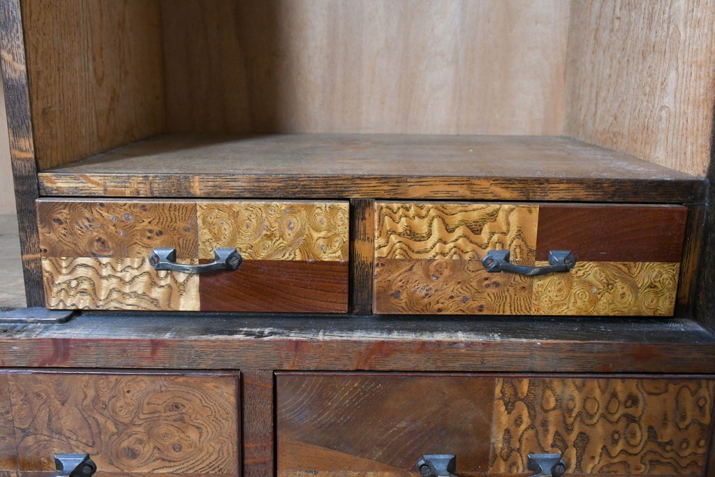 和製アンティーク　引き出しのパーケットリーがお洒落な色ガラス入り本箱　(R-087268)