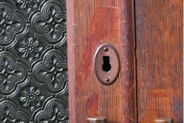 和製アンティーク　引き出しのパーケットリーがお洒落な色ガラス入り本箱　(R-087268)