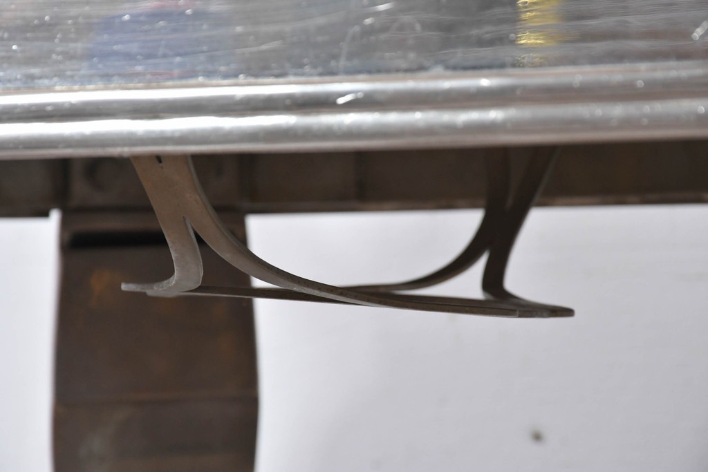 中古　美品　高級輸入品　バロック調の装飾が優雅なローストビーフワゴン　定価約130万円　(R-087269)