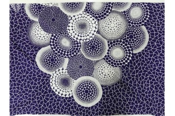 未使用　草間彌生　オリジナル作品　「ぶどう」　深みのある紫色が上品な大判風呂敷　外箱付き　(R-087271)