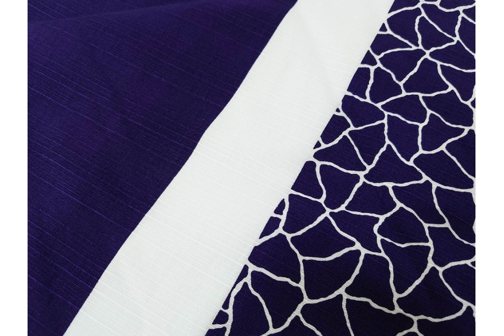 未使用　草間彌生　オリジナル作品　「ぶどう」　深みのある紫色が上品な大判風呂敷　外箱付き　(R-087271)