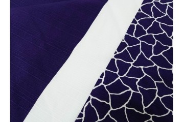 未使用　草間彌生　オリジナル作品　「ぶどう」　深みのある紫色が上品な大判風呂敷　外箱付き　(R-087271)