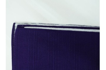 未使用　草間彌生　オリジナル作品　「ぶどう」　深みのある紫色が上品な大判風呂敷　外箱付き　(R-087271)