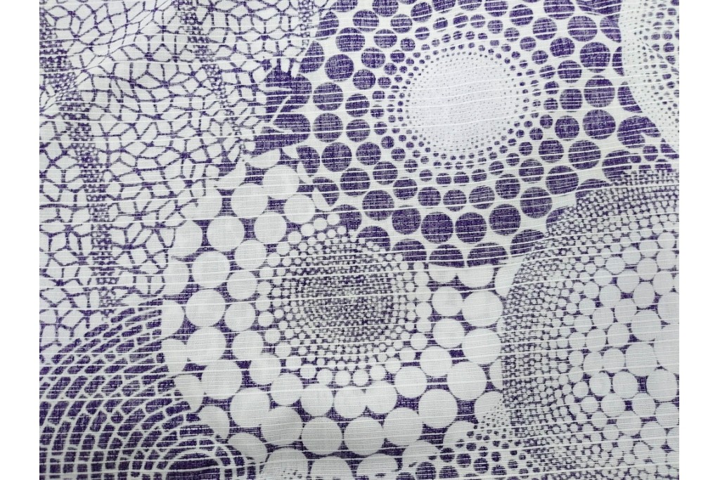 未使用　草間彌生　オリジナル作品　「ぶどう」　深みのある紫色が上品な大判風呂敷　外箱付き　(R-087271)