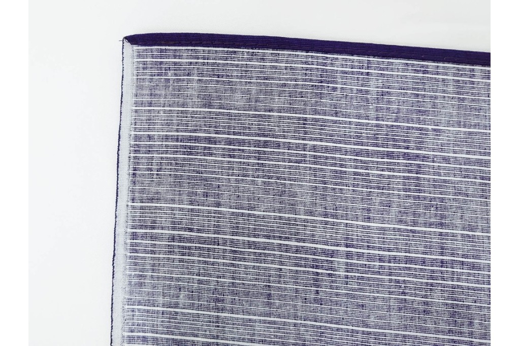 未使用　草間彌生　オリジナル作品　「ぶどう」　深みのある紫色が上品な大判風呂敷　外箱付き　(R-087271)