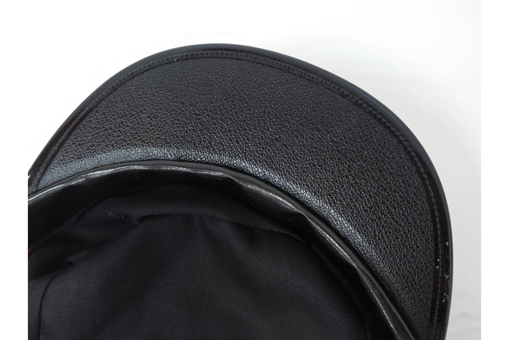 当時物　日本国有鉄道(国鉄)　手廻品運搬人の赤帽　(R-087272)