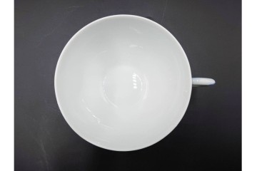 デンマーク製　ROYAL COPENHAGEN(ロイヤルコペンハーゲン)　ブルーフルーテッド　フルレースのピックルディッシュ・ハーフレースのティーカップ&ソーサーのセット　定価(2点合計)約9万9千円　(R-087288)