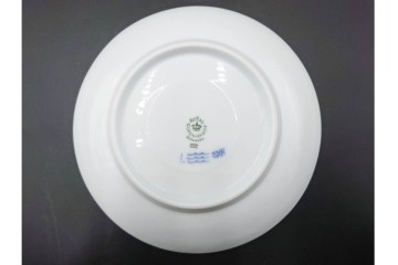 デンマーク製　ROYAL COPENHAGEN(ロイヤルコペンハーゲン)　ブルーフルーテッド　フルレースのピックルディッシュ・ハーフレースのティーカップ&ソーサーのセット　定価(2点合計)約9万9千円　(R-087288)