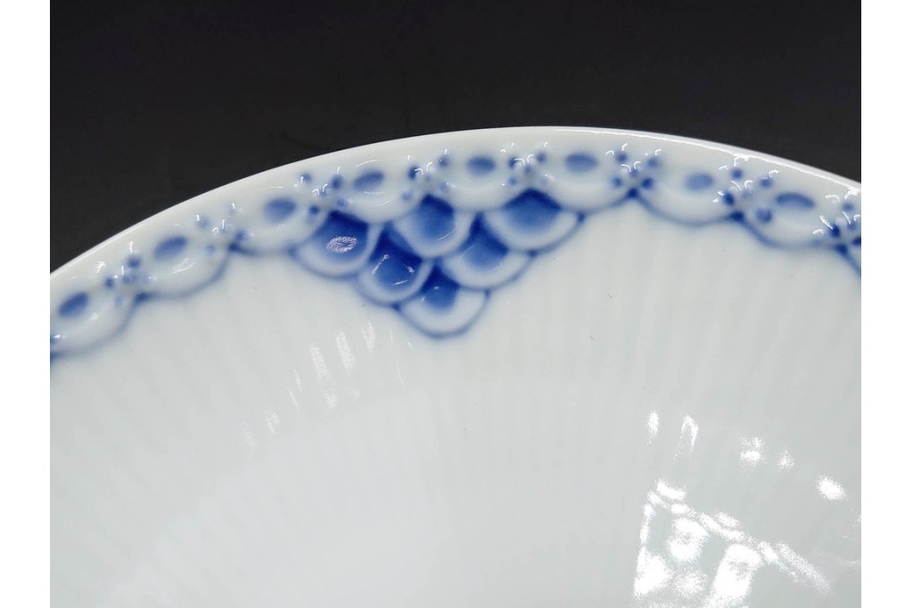 デンマーク製　ROYAL COPENHAGEN(ロイヤルコペンハーゲン)　プリンセス(1客)　ブルーフラワー(2客)　上品なティーカップ&ソーサー3客セット　(R-087289)