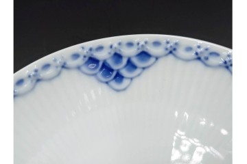 デンマーク製　ROYAL COPENHAGEN(ロイヤルコペンハーゲン)　プリンセス(1客)　ブルーフラワー(2客)　上品なティーカップ&ソーサー3客セット　(R-087289)