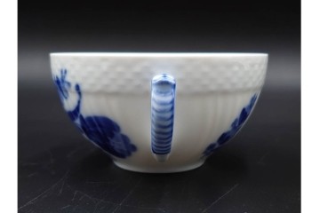 デンマーク製　ROYAL COPENHAGEN(ロイヤルコペンハーゲン)　プリンセス(1客)　ブルーフラワー(2客)　上品なティーカップ&ソーサー3客セット　(R-087289)