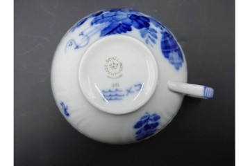 デンマーク製　ROYAL COPENHAGEN(ロイヤルコペンハーゲン)　プリンセス(1客)　ブルーフラワー(2客)　上品なティーカップ&ソーサー3客セット　(R-087289)