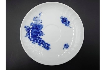 デンマーク製　ROYAL COPENHAGEN(ロイヤルコペンハーゲン)　プリンセス(1客)　ブルーフラワー(2客)　上品なティーカップ&ソーサー3客セット　(R-087289)