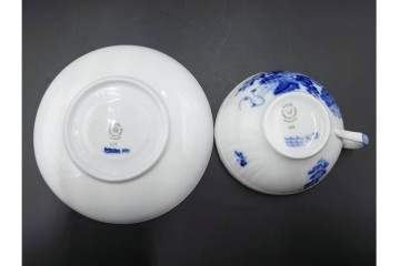 デンマーク製　ROYAL COPENHAGEN(ロイヤルコペンハーゲン)　プリンセス(1客)　ブルーフラワー(2客)　上品なティーカップ&ソーサー3客セット　(R-087289)