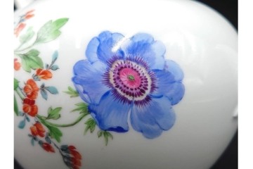 ドイツ製　Meissen(マイセン)　ベーシックフラワー　気品漂う二つ花がデザインされたティーポット　(R-087290)