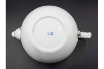 ドイツ製　Meissen(マイセン)　ベーシックフラワー　気品漂う二つ花がデザインされたティーポット　(R-087290)