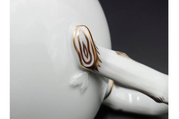 ドイツ製　Meissen(マイセン)　ベーシックフラワー　気品漂う二つ花がデザインされたティーポット　(R-087290)