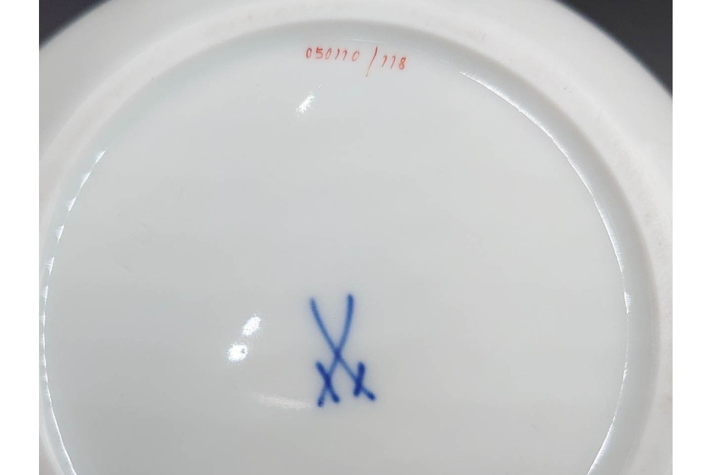 ドイツ製　Meissen(マイセン)　ベーシックフラワー　気品漂う二つ花がデザインされたティーポット　(R-087290)