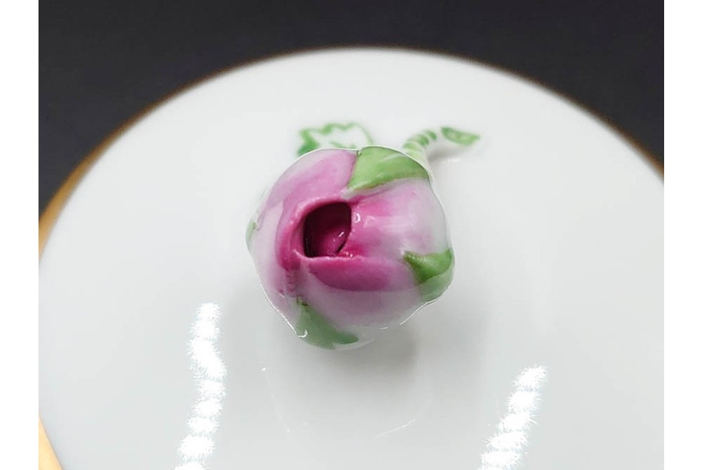 ドイツ製　Meissen(マイセン)　ベーシックフラワー　気品漂う二つ花がデザインされたティーポット　(R-087290)