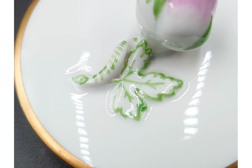 ドイツ製　Meissen(マイセン)　ベーシックフラワー　気品漂う二つ花がデザインされたティーポット　(R-087290)