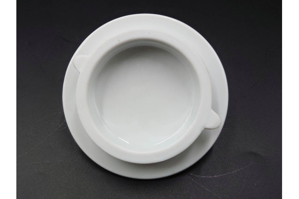 ドイツ製　Meissen(マイセン)　ベーシックフラワー　気品漂う二つ花がデザインされたティーポット　(R-087290)