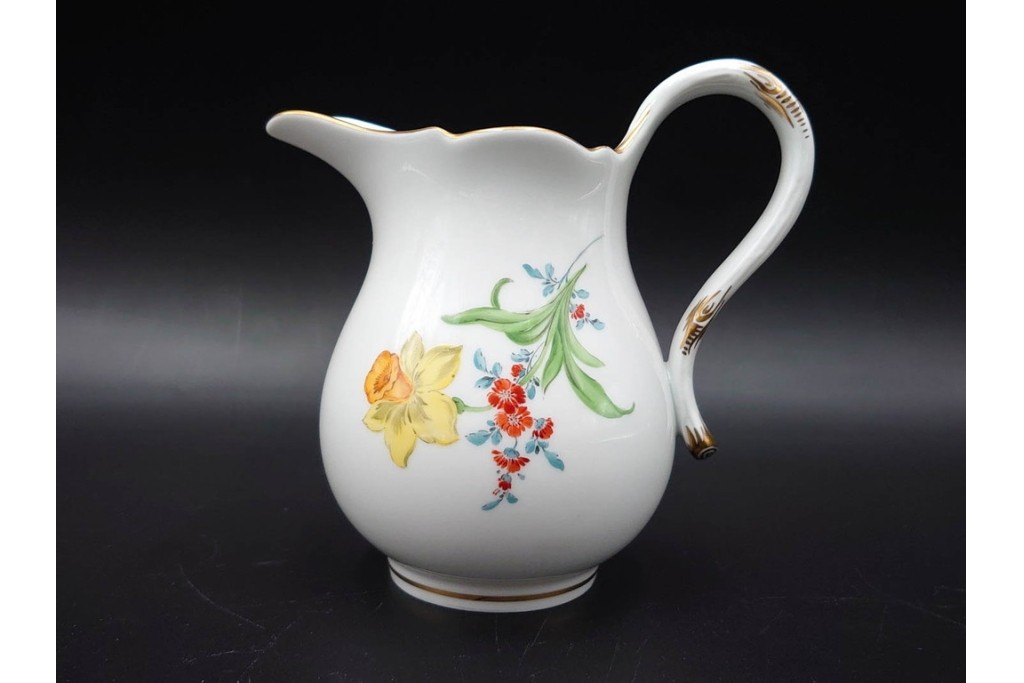 ドイツ製　Meissen(マイセン)　ベーシックフラワー　二つ花のデザインが上品なシュガーポット・クリーマーのセット　(R-087291)