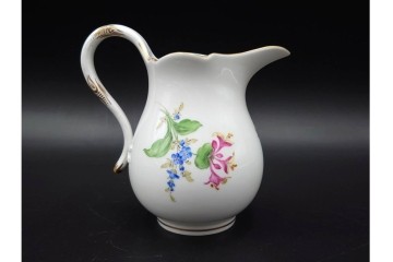 ドイツ製　Meissen(マイセン)　ベーシックフラワー　二つ花のデザインが上品なシュガーポット・クリーマーのセット　(R-087291)