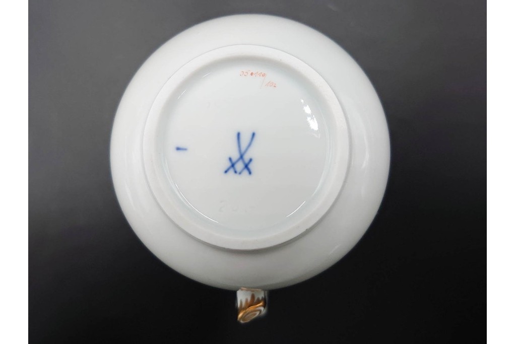 ドイツ製　Meissen(マイセン)　ベーシックフラワー　二つ花のデザインが上品なシュガーポット・クリーマーのセット　(R-087291)