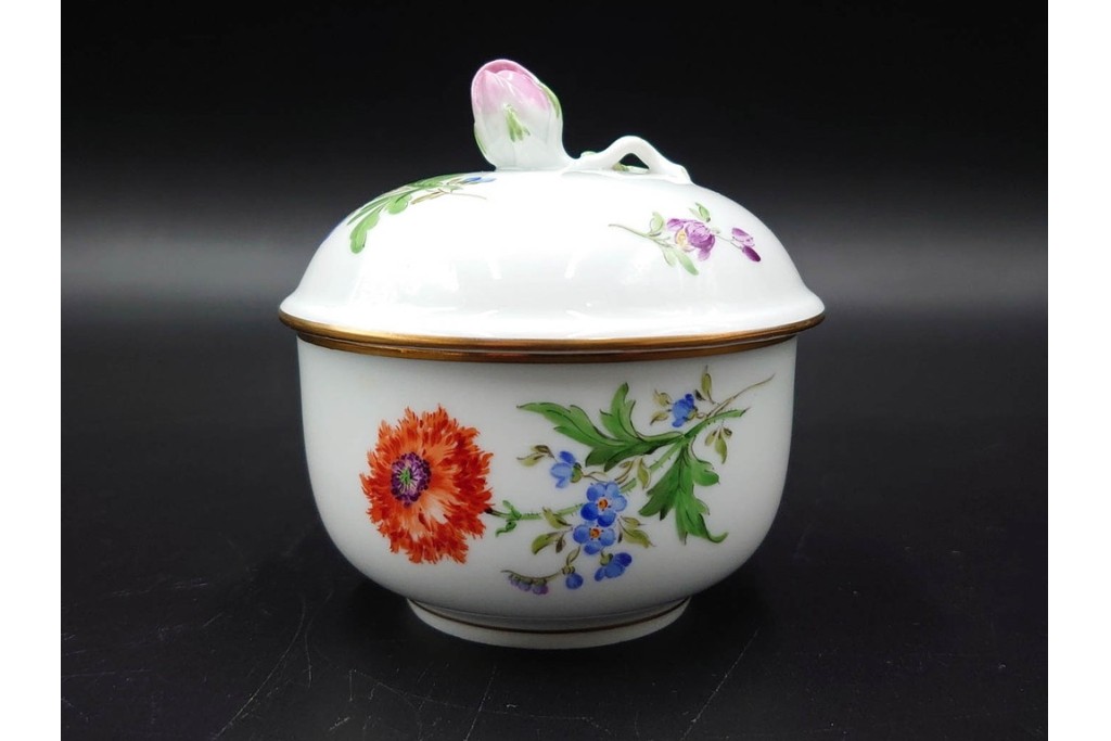 ドイツ製　Meissen(マイセン)　ベーシックフラワー　二つ花のデザインが上品なシュガーポット・クリーマーのセット　(R-087291)