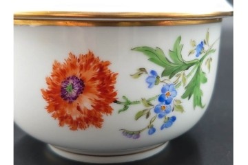 ドイツ製　Meissen(マイセン)　ベーシックフラワー　二つ花のデザインが上品なシュガーポット・クリーマーのセット　(R-087291)