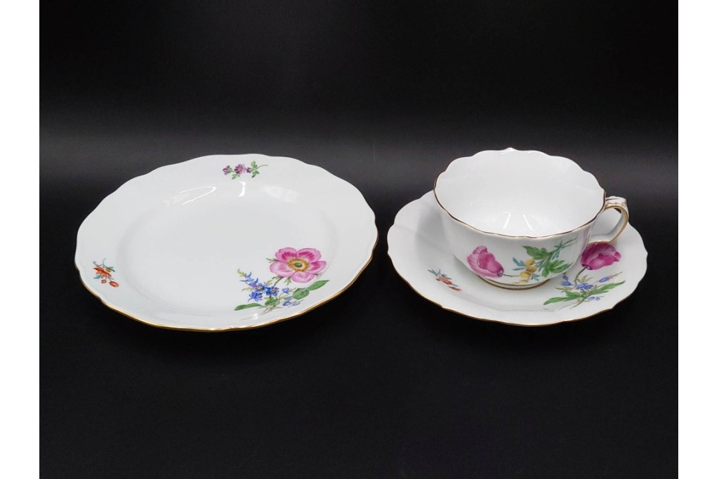 ドイツ製　Meissen(マイセン)　ベーシックフラワー　二つ花デザイン　気品漂うトリオ2客セット　(R-087292)