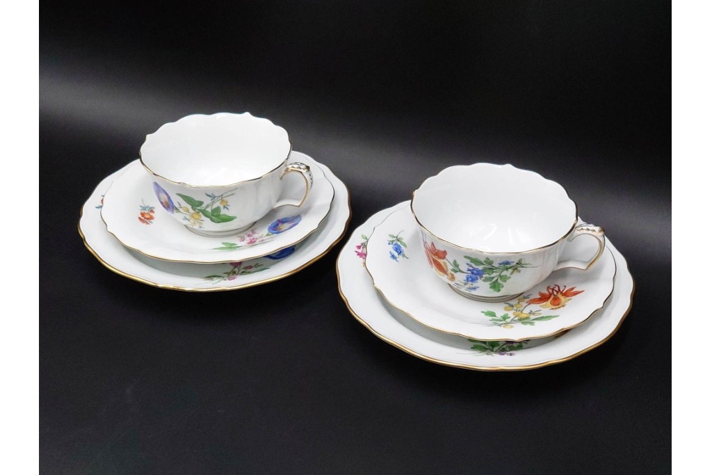 ドイツ製　Meissen(マイセン)　ベーシックフラワー　二つ花デザイン　気品漂うトリオ2客セット　(R-087293)