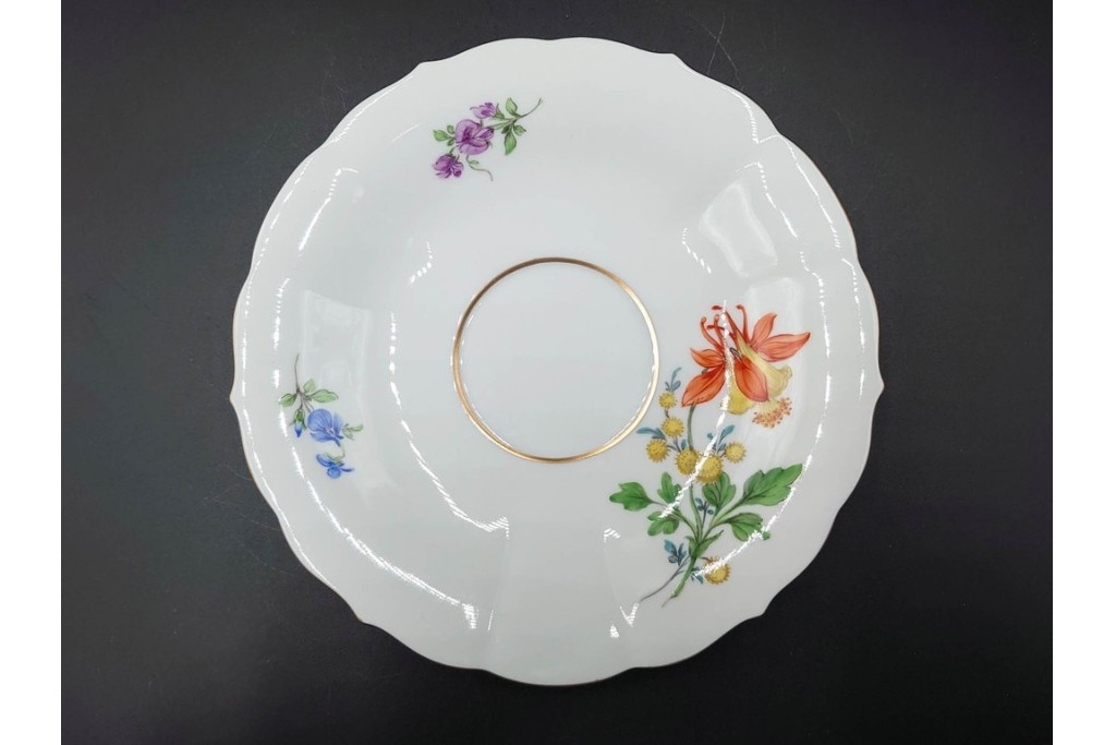 ドイツ製　Meissen(マイセン)　ベーシックフラワー　二つ花デザイン　気品漂うトリオ2客セット　(R-087293)