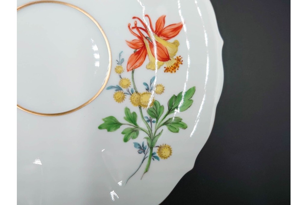 ドイツ製　Meissen(マイセン)　ベーシックフラワー　二つ花デザイン　気品漂うトリオ2客セット　(R-087293)