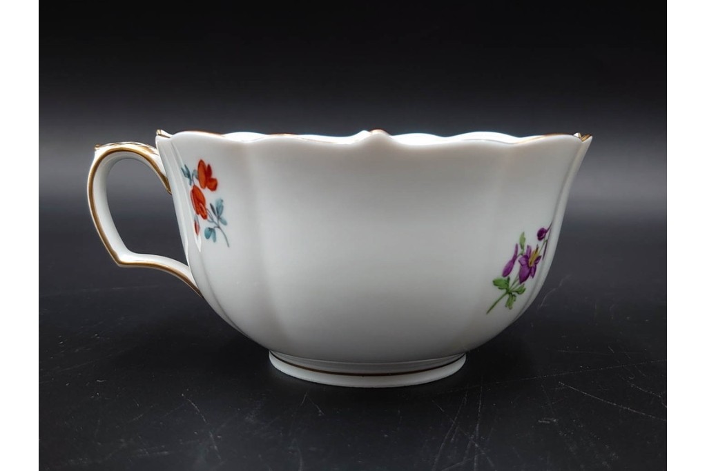 ドイツ製　Meissen(マイセン)　ベーシックフラワー　二つ花デザイン　気品漂うトリオ2客セット　(R-087293)