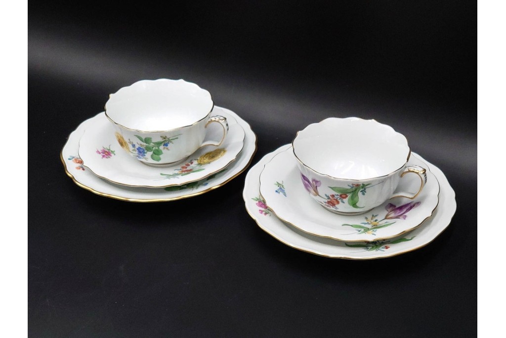 ドイツ製　Meissen(マイセン)　ベーシックフラワー　二つ花デザイン　気品漂うトリオ2客セット　(R-087294)