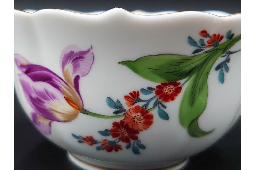 ドイツ製　Meissen(マイセン)　ベーシックフラワー　二つ花デザイン　気品漂うトリオ2客セット　(R-087294)