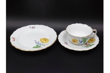 ドイツ製　Meissen(マイセン)　ベーシックフラワー　二つ花デザイン　気品漂うトリオ2客セット　(R-087294)