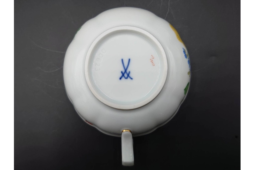 ドイツ製　Meissen(マイセン)　ベーシックフラワー　二つ花デザイン　気品漂うトリオ2客セット　(R-087294)